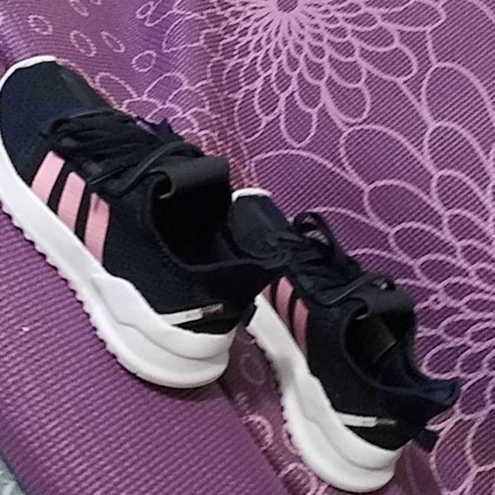 ADIDAS - Picture 5 of 6